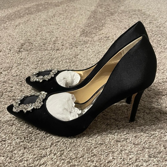 Women’s Badgley Mischka Cher Satin Brooch Embellished Stiletto Pumps Size 6 - Picture 4 of 14